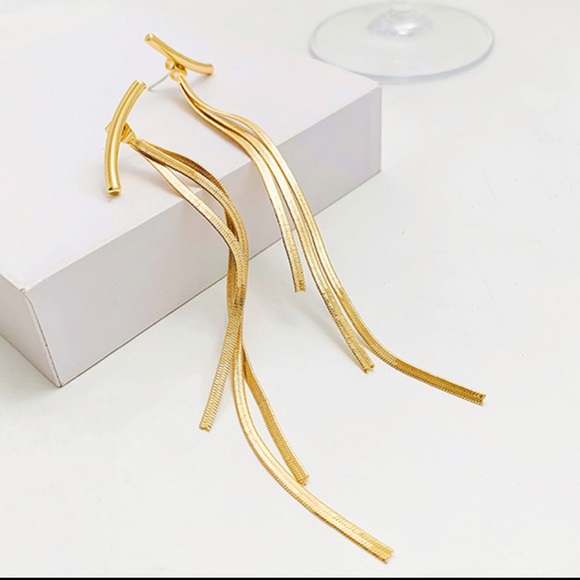 NEW 18K Yellow Gold Long Tassel Earrings - Picture 4 of 6